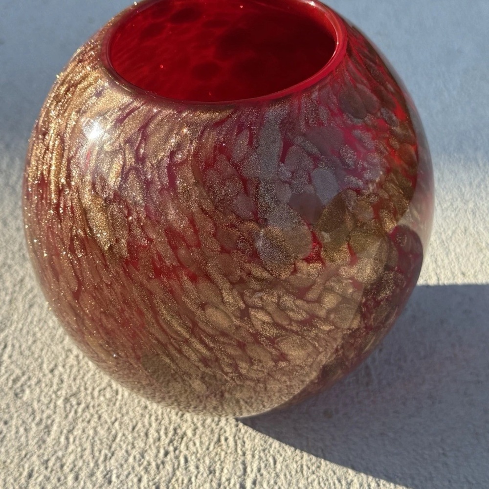Milano style Red gold aventurine Glass Art vase.   Very beautiful